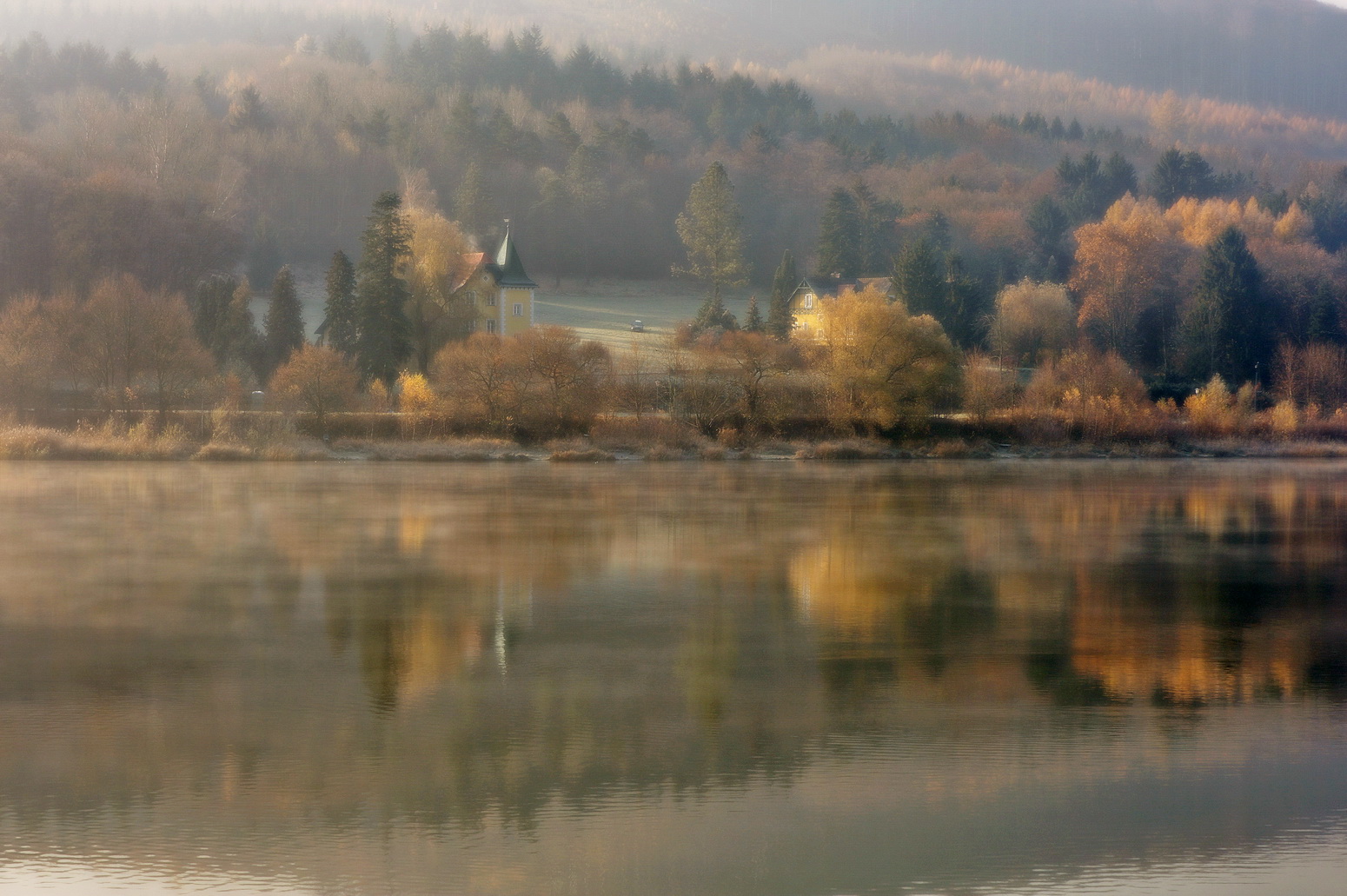 Autumn.idyll.at.wienerwaldsee 2011