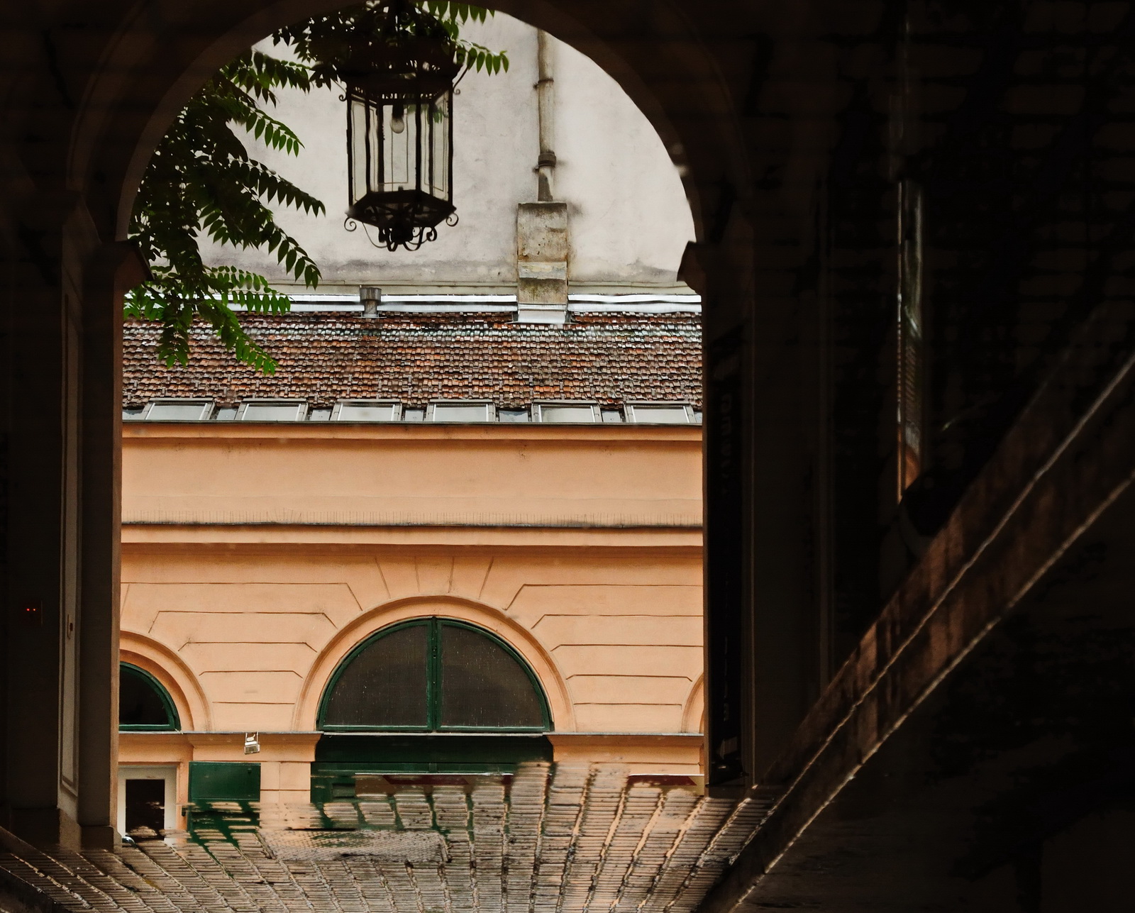 Courtyard.inner.city 2009